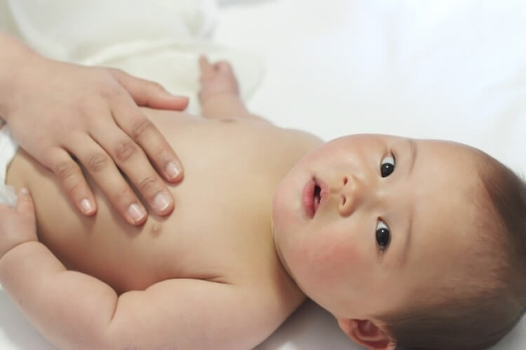 生後３ヵ月の赤ちゃんはどれくらい成長する 発育の目安や育児における注意点を紹介