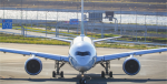 飛行機が頭上をビューン！