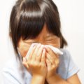 ２才で発症も【子どもの花粉症】風邪との見分け方や治療法を紹介