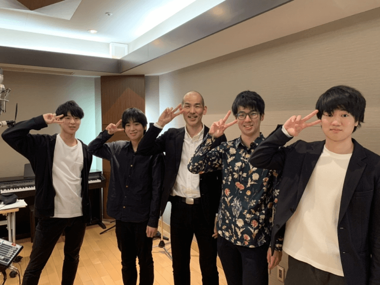 木山裕策さんと4人の息子さん