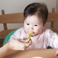 離乳食は生後５ヵ月からはじめていい？離乳食の量や進め方など紹介！