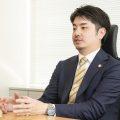 先生の指導が合わず子どもが不登校気味に… 担任は変えてもらえる？パパ弁護士が回答！