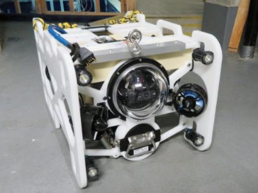 水中ドローンの実物展示